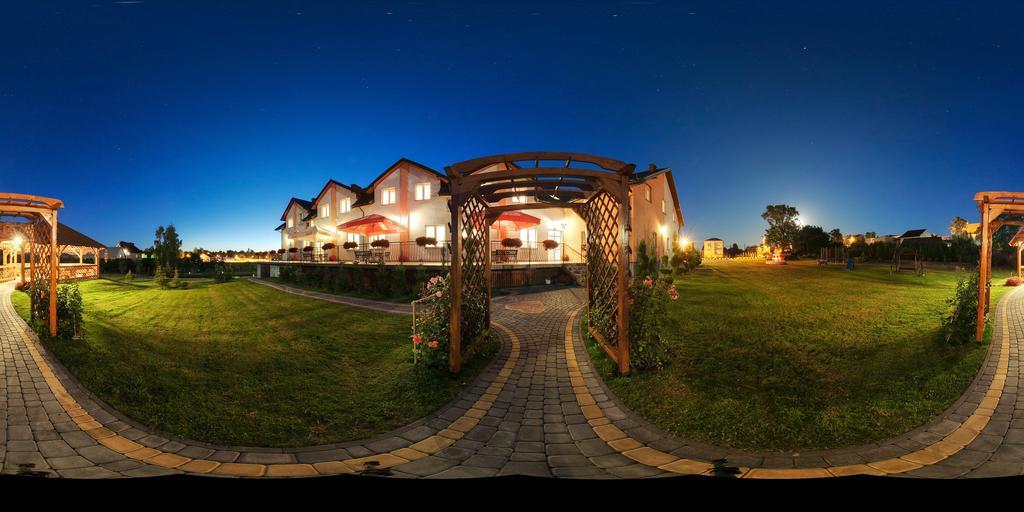 Hotel Restauracja Lorenzo Stopnica Bagian luar foto